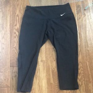 Nike cropped leggings